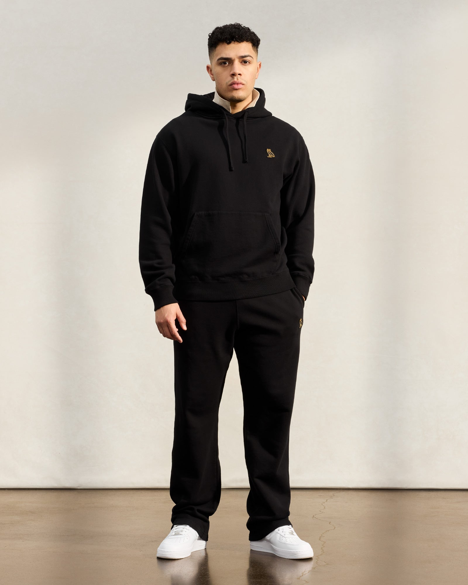 CLASSIC HOODIE